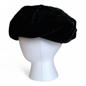 Gilly Forge Nieman Marcus Chic Black Faux Fur Beret